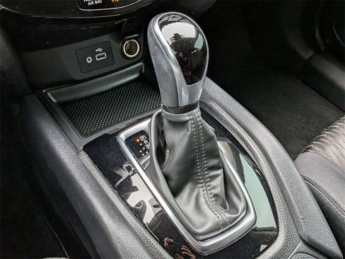 Used 2020 Nissan Rogue S w/ Special Edition Package image 15