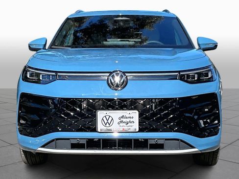 New 2026 Volkswagen Tiguan SEL R-Line image 3