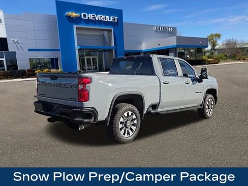 Used 2024 Chevrolet Silverado 2500 Custom w/ Custom Value Package image 9