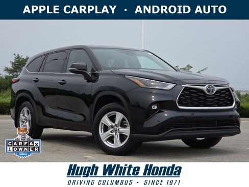 Used 2022 Toyota Highlander LE AWD/4WD image 1