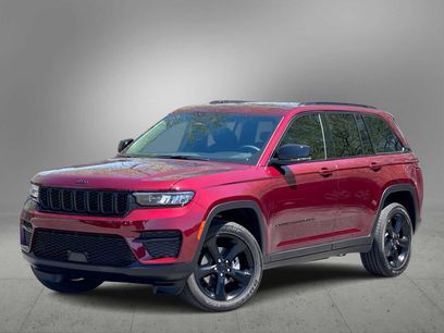 Used 2025 Jeep Grand Cherokee Altitude