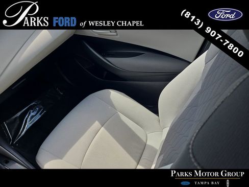 Used 2022 Toyota Corolla LE FWD image 13