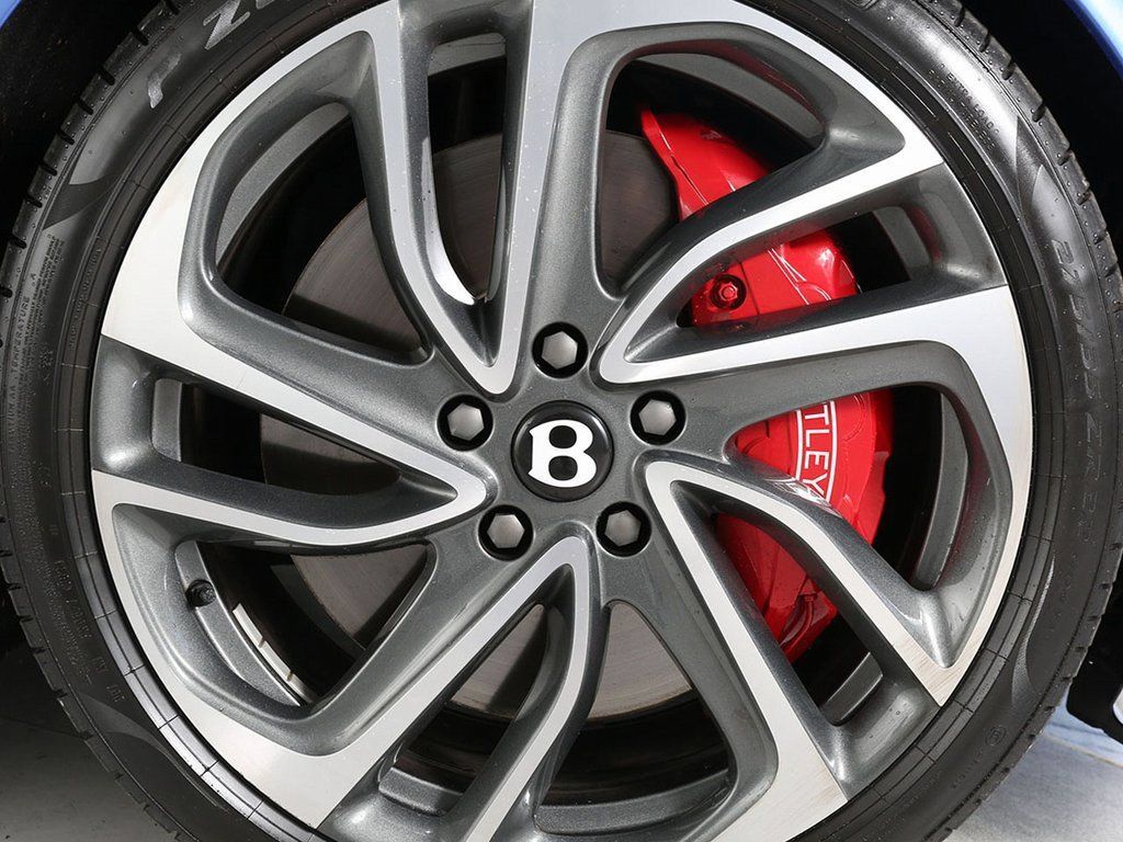 Certified 2025 Bentley Flying Spur Plug-In Hybrid w/ First Edition Specification AWD/4WD image 6