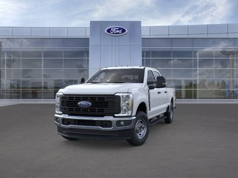 New 2026 Ford F250 XL w/ XL Chrome Package image 2