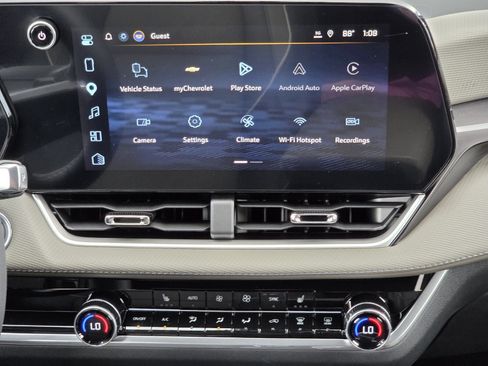New 2027 Chevrolet Equinox LT w/ Convenience Package II FWD image 8
