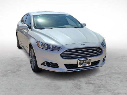 Used 2014 Ford Fusion Titanium image 2