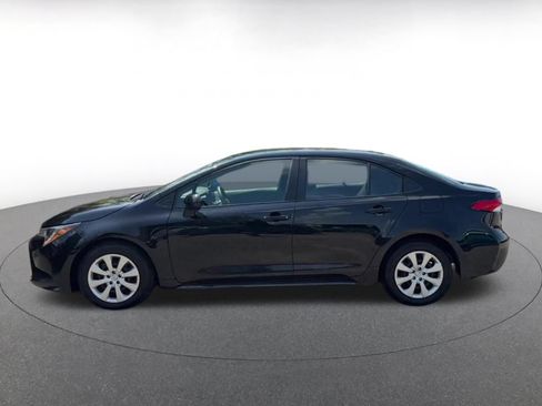 Used 2025 Toyota Corolla LE FWD image 8