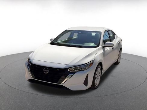 Used 2025 Nissan Sentra S image 8