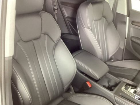 Certified 2025 Audi Q5 2.0T Premium Plus w/ Premium Plus Package image 20