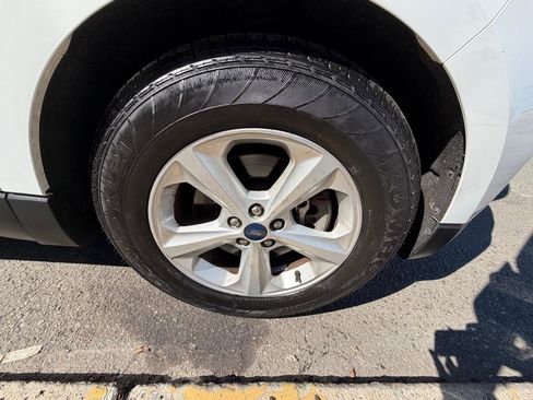 Used 2020 Ford Edge SE image 29