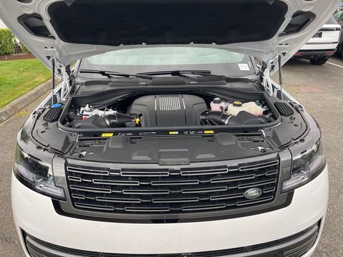 New 2026 Land Rover Range Rover Long Wheelbase SE AWD/4WD image 29