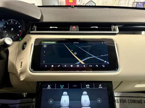 Used 2019 Land Rover Range Rover Velar R-Dynamic SE AWD/4WD image 30