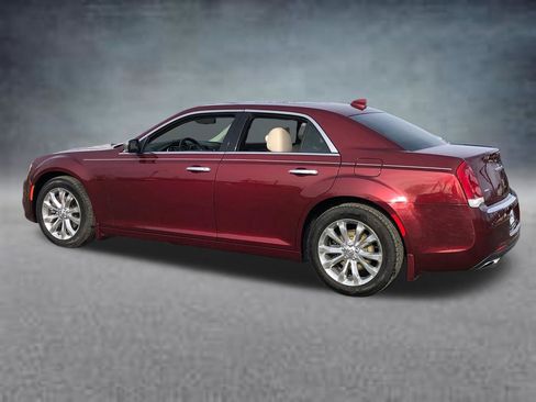 Used 2018 Chrysler 300 Limited w/ Safetytec Plus Group image 4