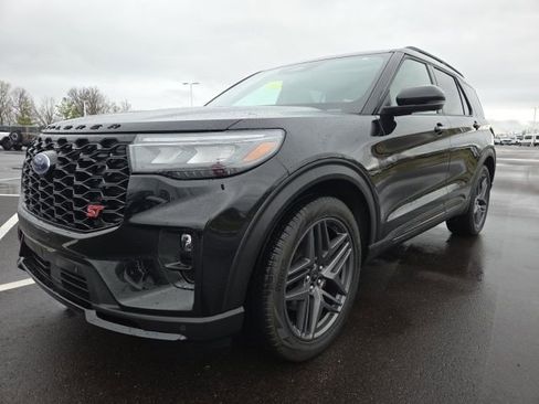 Used 2025 Ford Explorer ST w/ Sun And Sound Package image 2