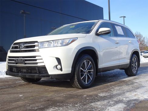Used 2019 Toyota Highlander XLE image 30