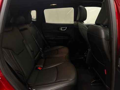 Certified 2025 Jeep Compass Trailhawk w/ Sun & Sound Group AWD/4WD image 15
