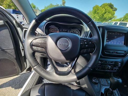 Certified 2019 Jeep Cherokee Latitude Plus image 11