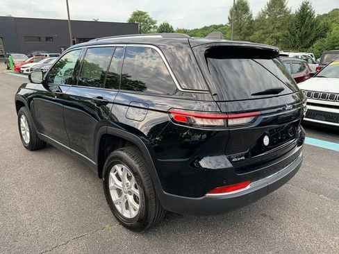 Certified 2023 Jeep Grand Cherokee Limited AWD/4WD image 3