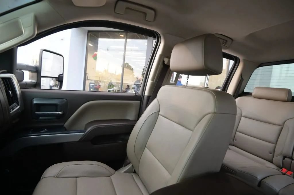 Used 2019 Chevrolet Silverado 3500 LTZ w/ Duramax Plus Package AWD/4WD image 33