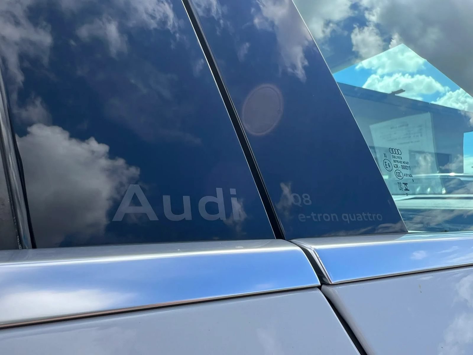 Used 2024 Audi Q8 e-tron Premium Plus AWD/4WD image 36