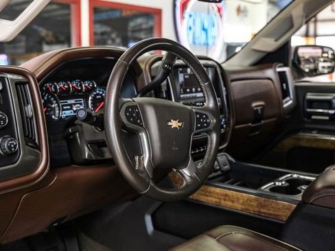 Used 2015 Chevrolet Silverado 2500 High Country w/ Duramax Plus Package image 5