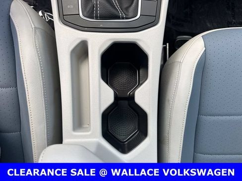 Certified 2025 Volkswagen Jetta SE w/ Sunroof Package FWD image 22