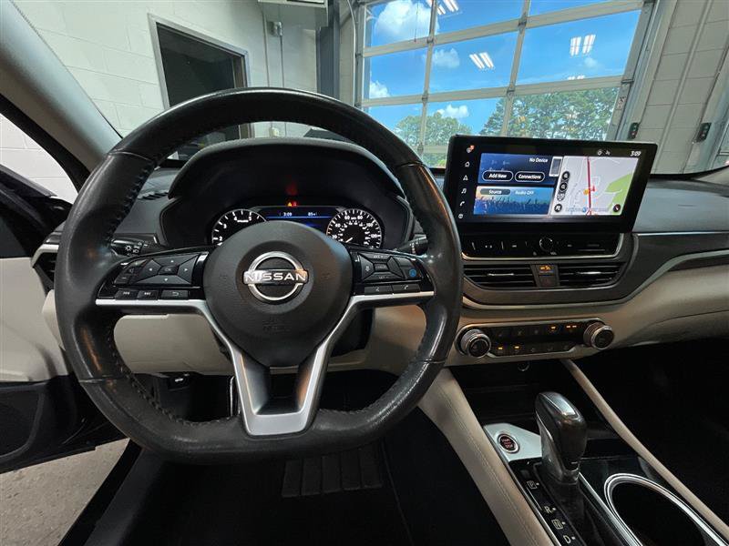Used 2023 Nissan Altima 2.5 SV w/ SV Premium Package FWD image 14