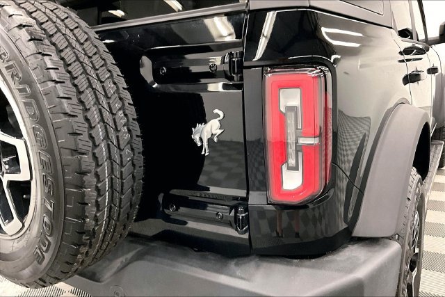 Used 2024 Ford Bronco Outer Banks AWD/4WD image 9