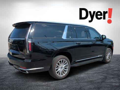 Used 2022 Cadillac Escalade ESV Premium Luxury AWD/4WD image 3