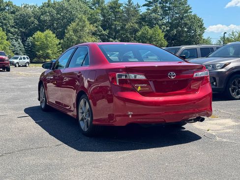 Used 2014 Toyota Camry SE FWD image 3