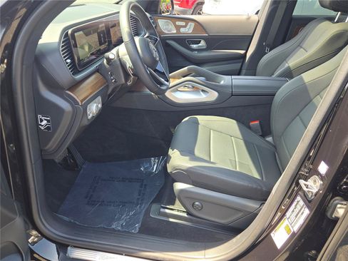Used 2025 Mercedes-Benz GLE 450 4MATIC image 4