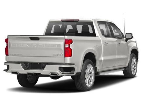 Used 2019 Chevrolet Silverado 1500 High Country w/ Technology Package AWD/4WD image 3