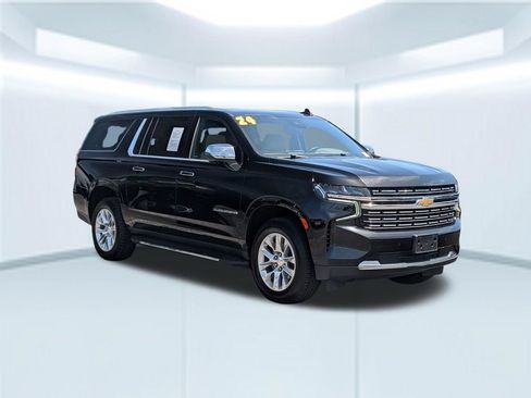 Used 2024 Chevrolet Suburban Premier AWD/4WD image 8