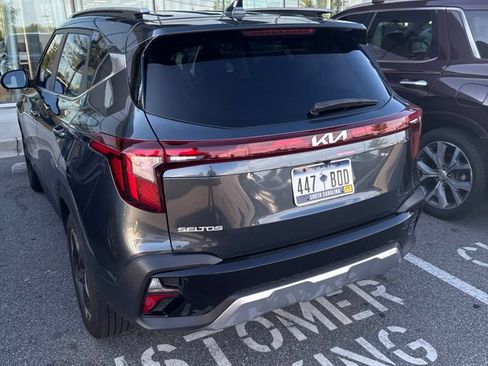 Used 2024 Kia Seltos EX FWD image 5