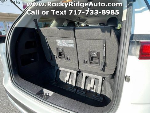 Used 2024 Kia Carnival LX image 29