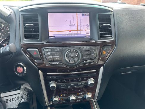 Used 2013 Nissan Pathfinder Platinum AWD/4WD image 16