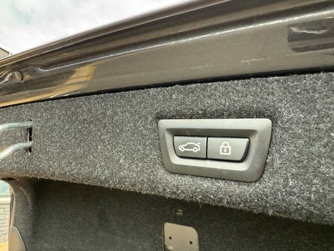 Used 2018 BMW 530i image 21