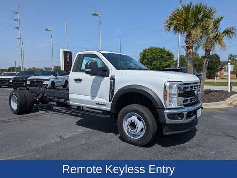 Used 2025 Ford F600 2WD Regular Cab Super Duty w/ XL Chrome Package image 2