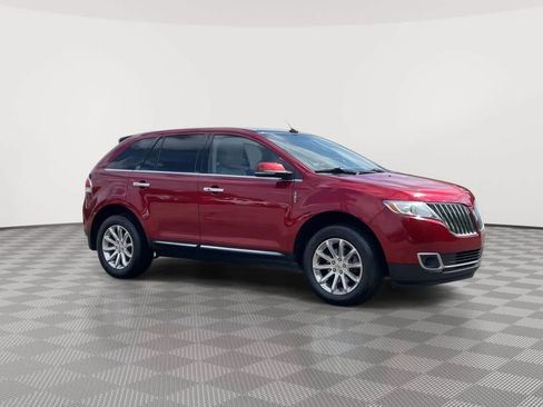 Used 2013 Lincoln MKX AWD image 2