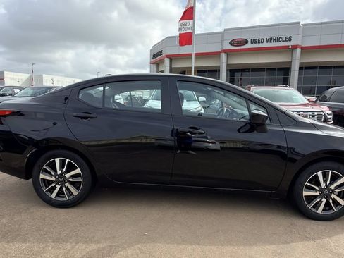 Used 2025 Nissan Versa SV FWD image 6
