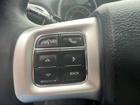 Used 2015 Dodge Journey SXT w/ Flexible Seating Group image 16