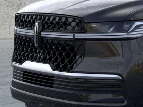 New 2025 Lincoln Navigator Reserve w/ Jet Appearance Package image 40