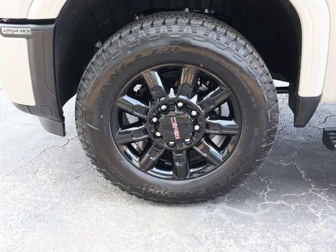 New 2026 GMC Sierra 2500 AT4 w/ AT4 Premium Plus Package image 8