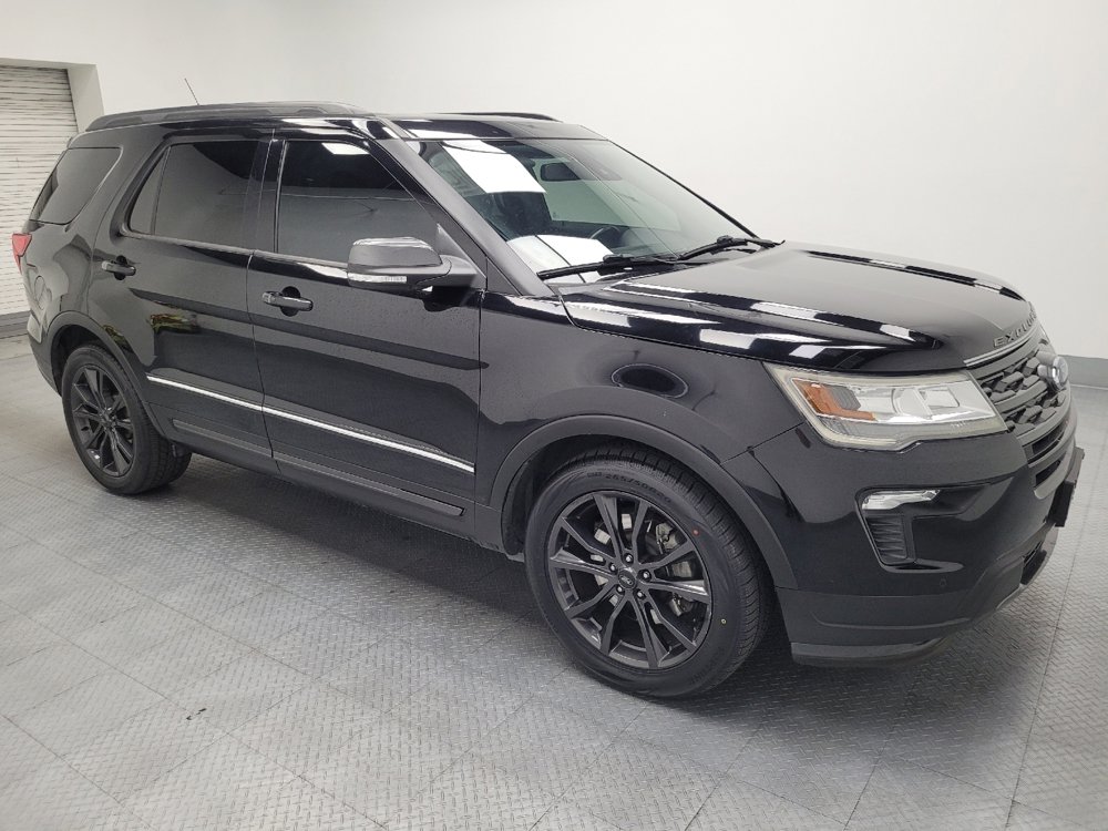 Used 2018 Ford Explorer XLT w/ Equipment Group 202A FWD image 11