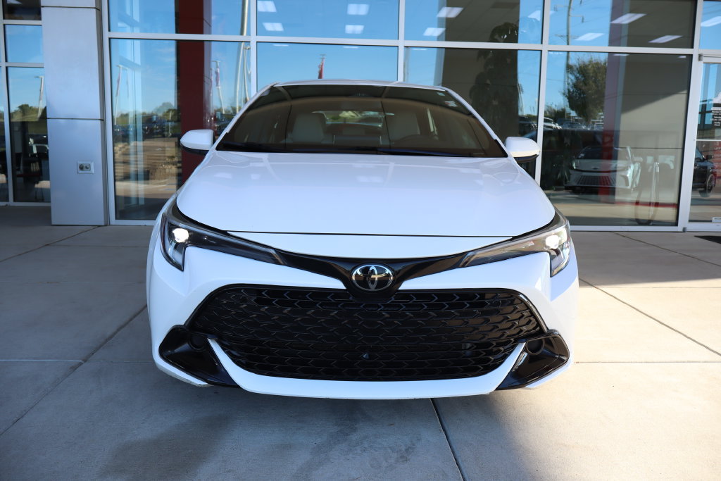 Used 2025 Toyota Corolla SE w/ SE Package FWD image 2
