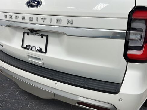 Used 2024 Ford Expedition Platinum AWD/4WD image 43