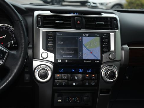 Used 2024 Toyota 4Runner Limited AWD/4WD image 18
