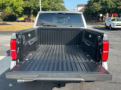 Used 2026 Toyota Tacoma TRD Off-Road w/ TRD Off Road Upgrade Package AWD/4WD image 5