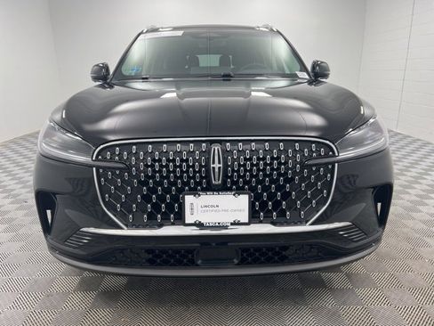 Certified 2025 Lincoln Aviator AWD image 3