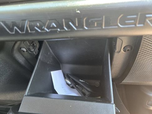 Used 2018 Jeep Wrangler Sport AWD/4WD image 22
